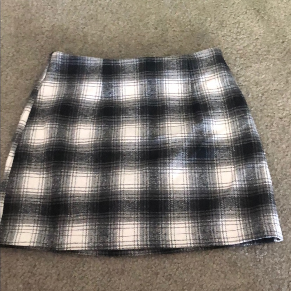 Brand new patterned mini skirt